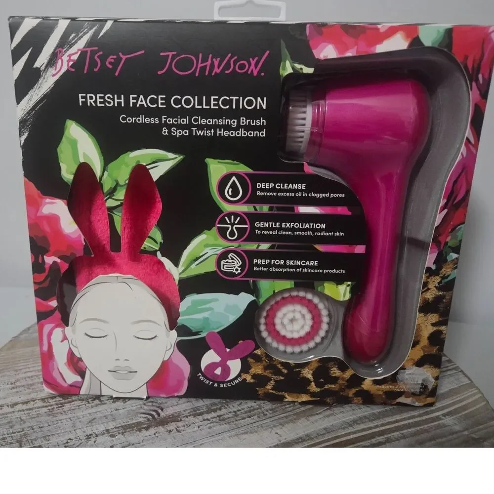 BETSEY JOHNSON - Fresh Face Collection - Cleansing Brush and Spa Twist Headband